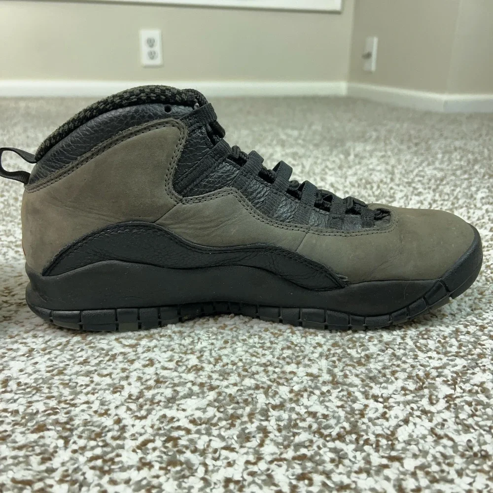 Jordan Shoes Mens Size 10.5 Gray Air 10 Retro Shadow Basketball Sneaker Mid Rise